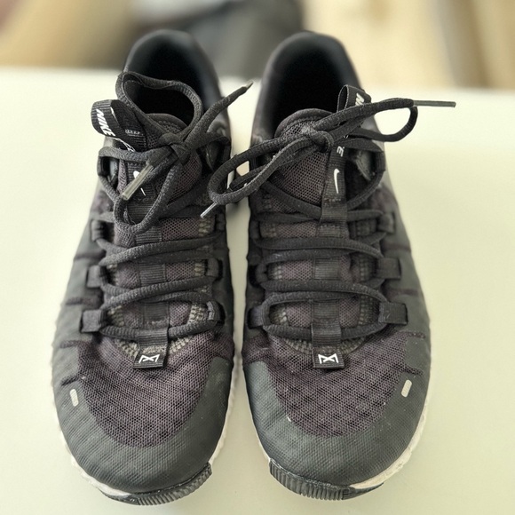 Nike Metcon 5 Size 7W. - Picture 2 of 8